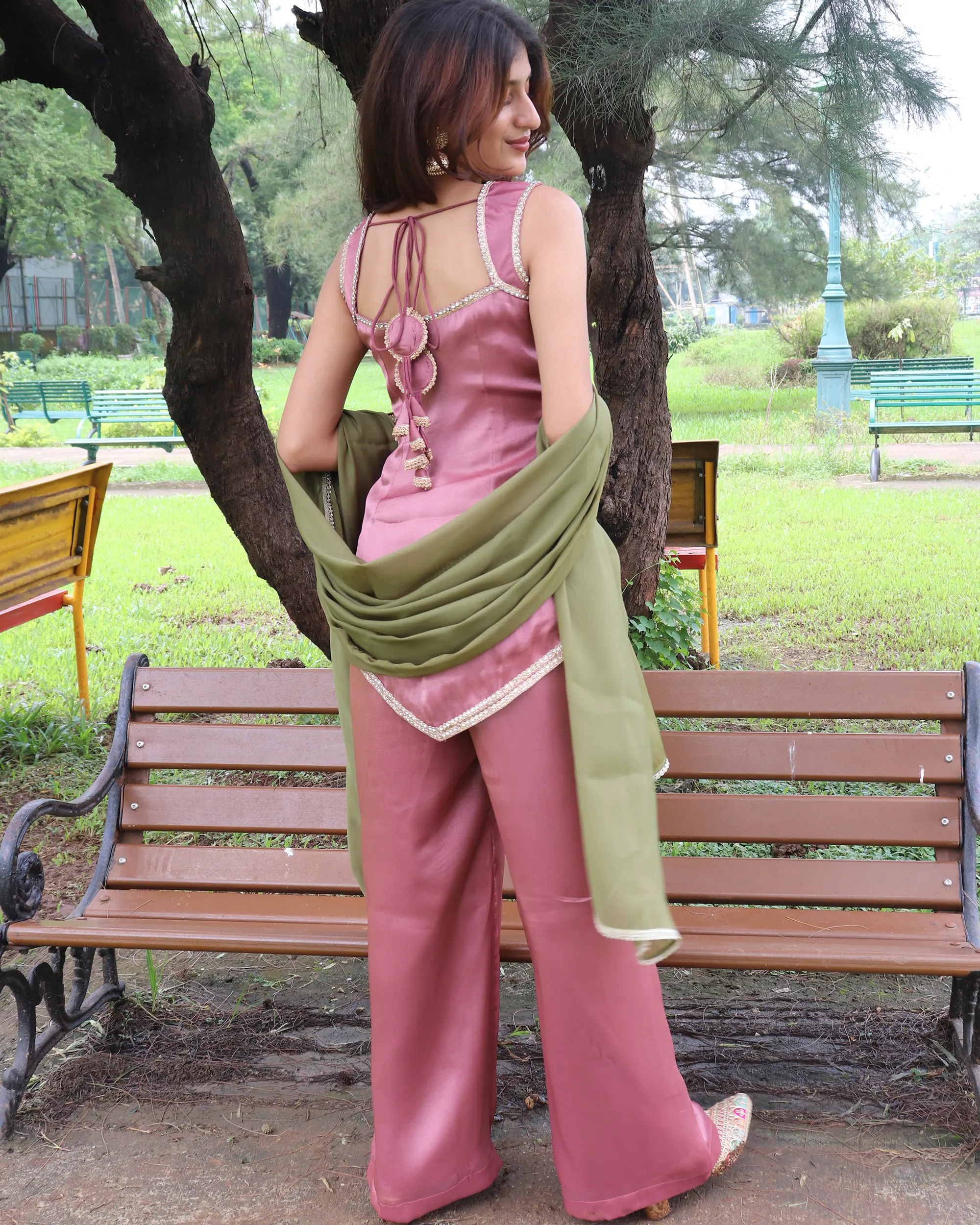 Inara Kundan Organza Set - Image 4