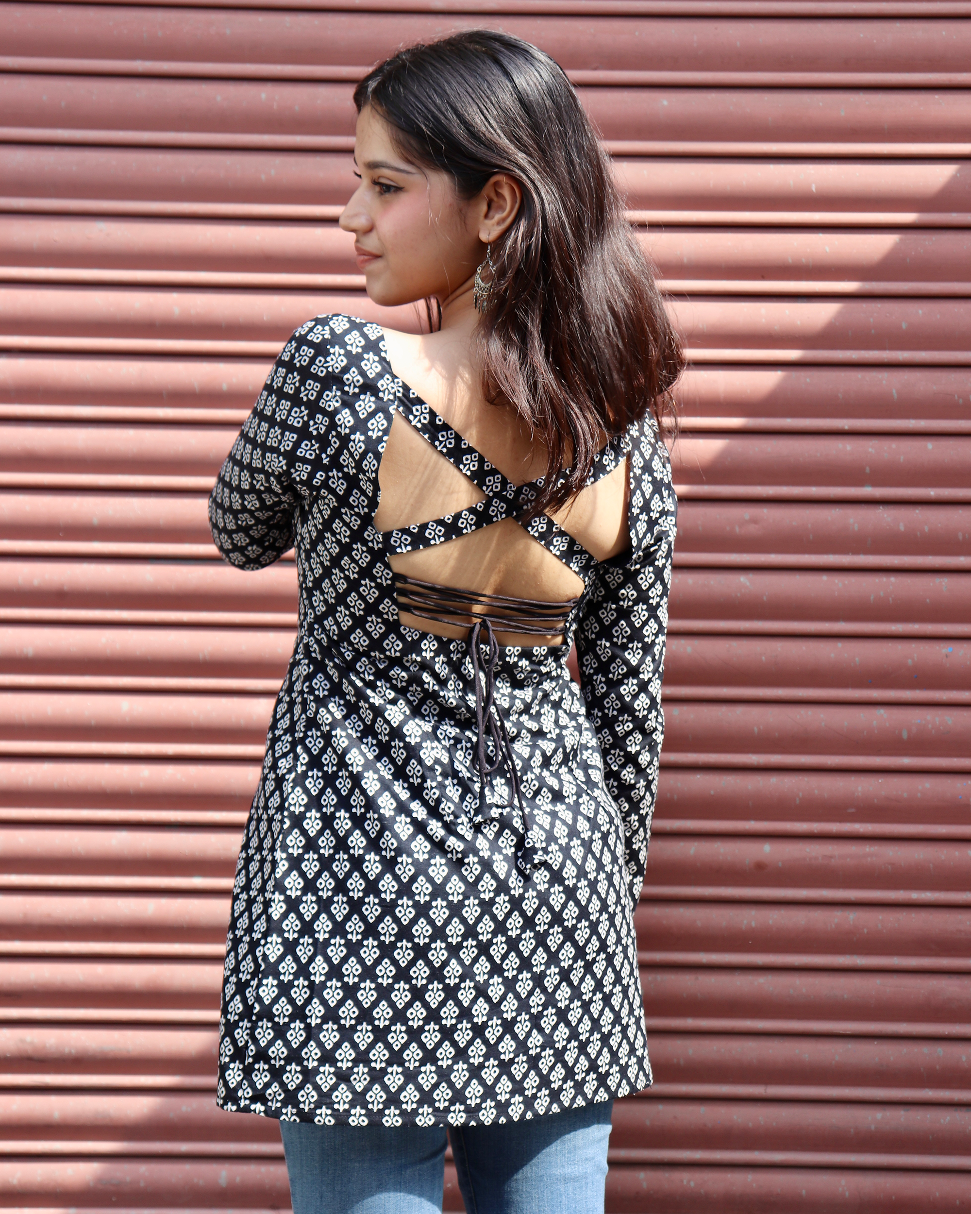 Jhilmil 2.0 – Open Back & Front Slit Kurti - Image 3