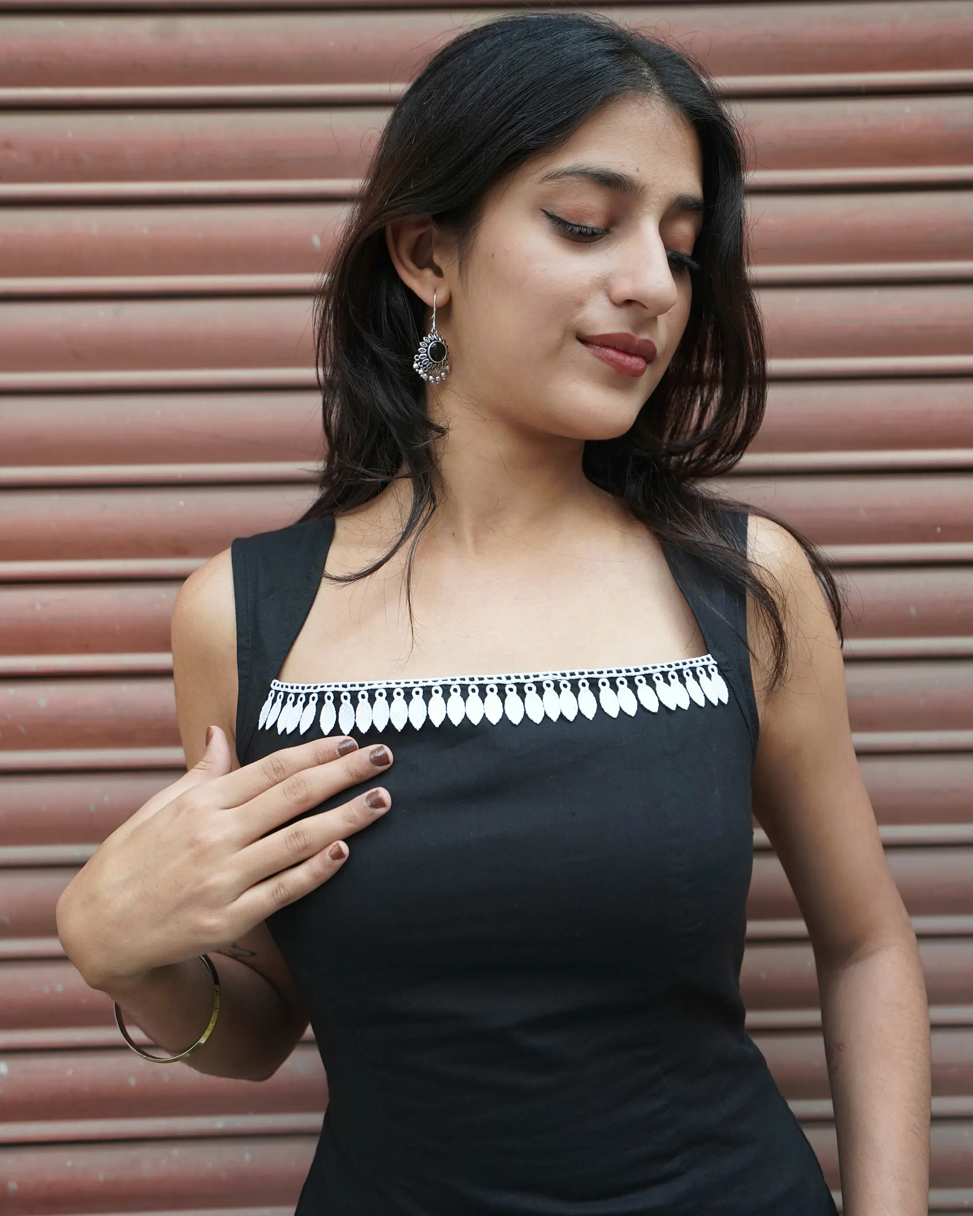 Nida Black Sleeveless Kurti | Jaipuri Cotton Kurti with Corset Back - Image 3